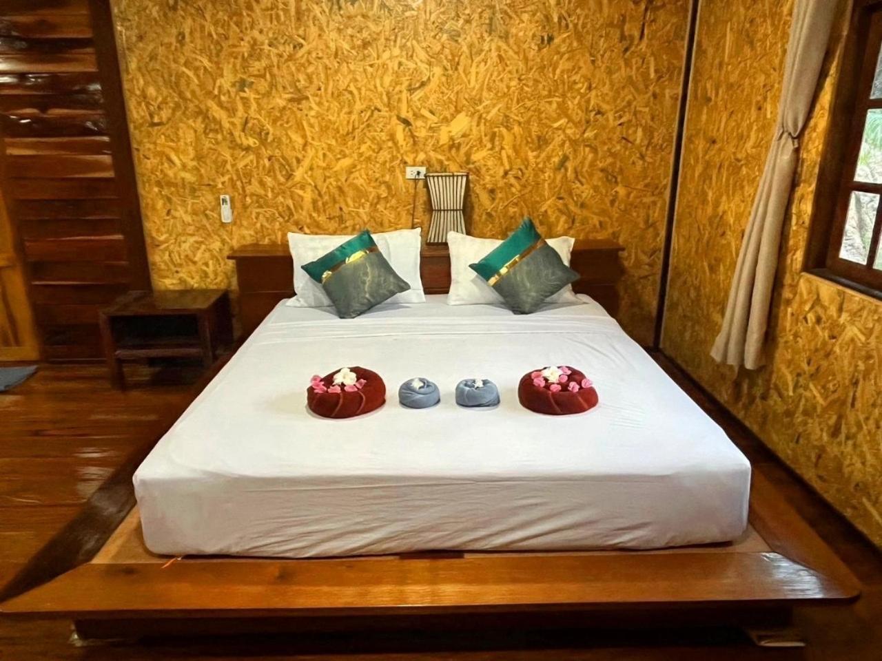 Koh Jum Home Stay Eksteriør bilde