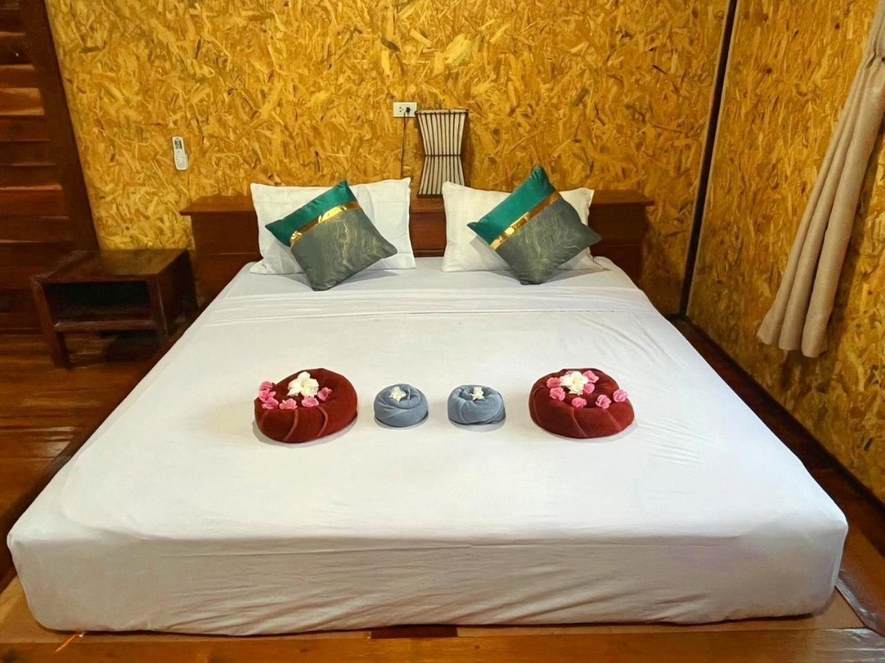 Koh Jum Home Stay Eksteriør bilde